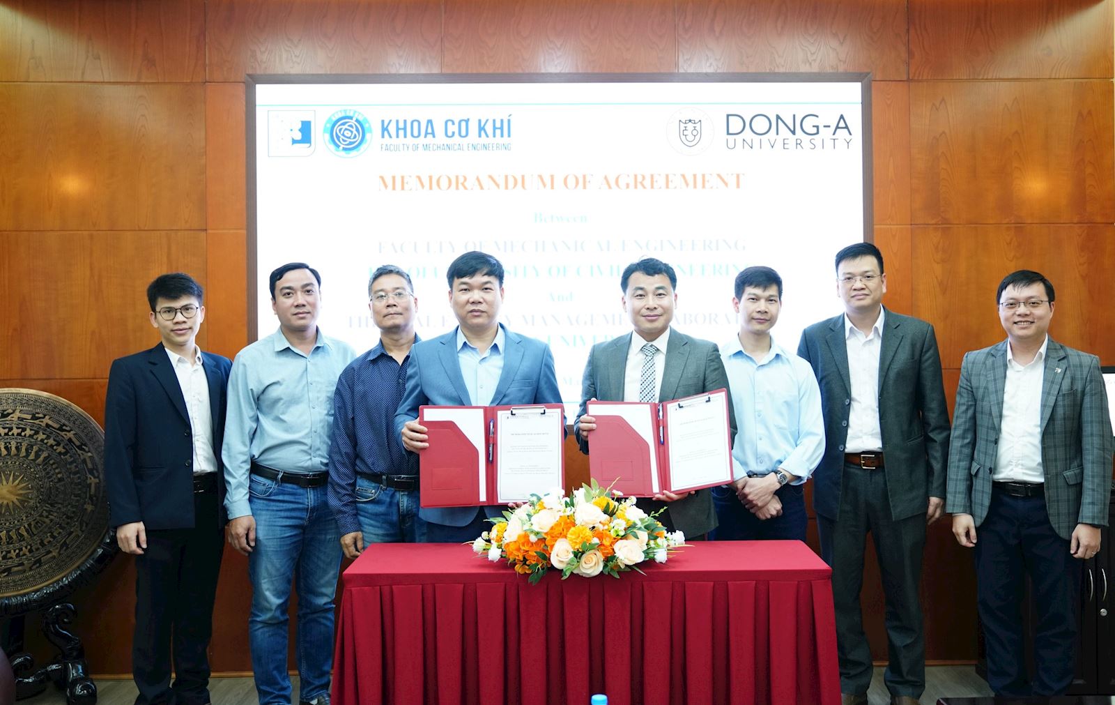 LỄ KÝ KẾT HỢP TÁC GIỮA KHOA CƠ KHÍ – TRƯỜNG ĐẠI HỌC XÂY DỰNG HÀ NỘI VÀ PHÒNG THÍ NGHIỆM QUẢN LÝ NĂNG LƯỢNG NHIỆT, ĐẠI HỌC DONG-A (HÀN QUỐC)