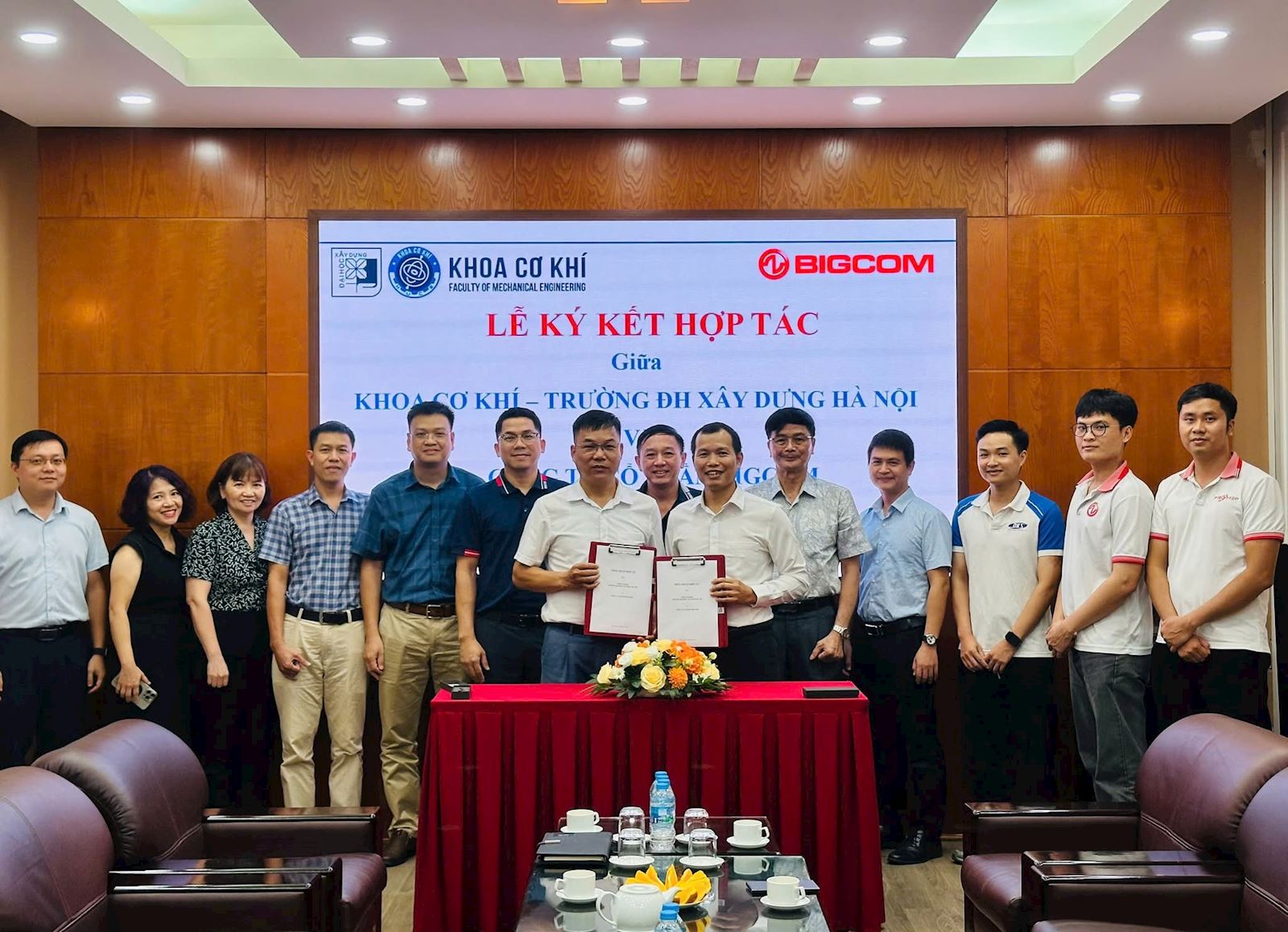 KÝ KẾT THỎA THUẬN HỢP TÁC GIỮA KHOA CƠ KHÍ – HUCE VÀ CÔNG TY CỔ PHẦN BIGCOM